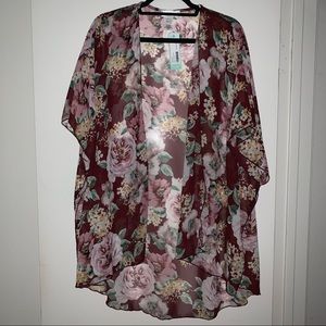 Emory Park maroon floral kimono. Size M.